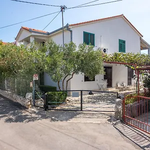And Ruza Apartman